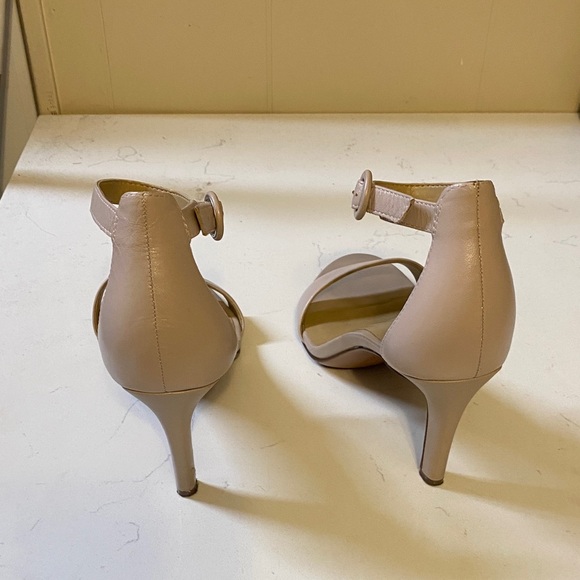 Naturalizer Nude Heels - Picture 3 of 4